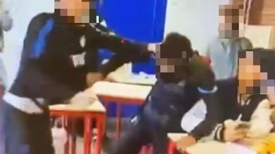 Un fermo immagine della lite