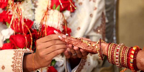 Picchiata per nozze forzate: «Ha sposato l’uomo che ama»