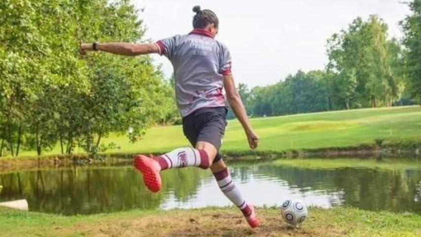 Gianluca Fiori durante una gara di foot-golf (foto Paola Sessa)