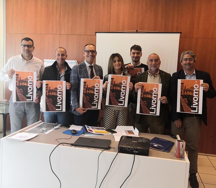 Cento pagine di vademecum con alberghi e ristoranti. Ecco l'iniziativa per i turisti che arrivano a Livorno 