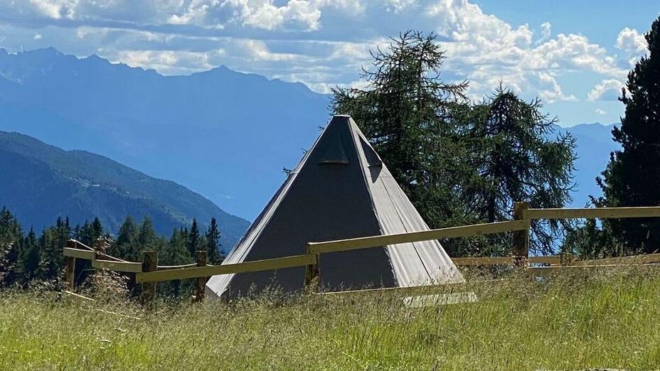 Carpi. Dallo scarto tessile nasce la eco-tenda per i campeggiatori