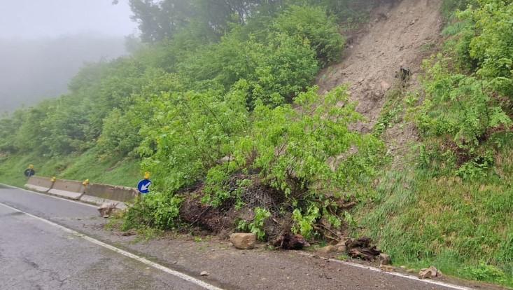 Maltempo Sono 25 le frane in provincia Criticità sulle strade in Appennino 