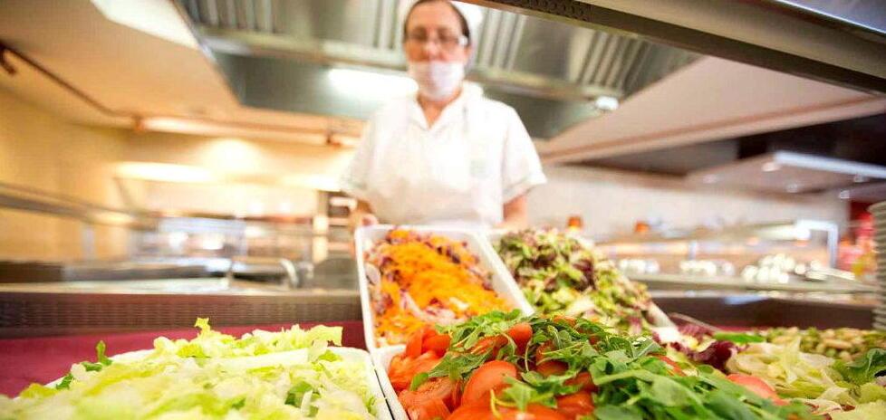 Modena Cirfood fa pagare i pasti: 1.200 addetti in protesta 