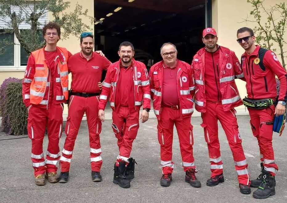 Volontari della Croce Rossa di Reggio Emilia nel disastro di Cesena: «Fango ovunque»