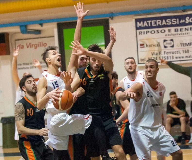 Una foto di archivio della Sibe: la squadra di Pinelli domani sera affronta Arezzo in gara 1