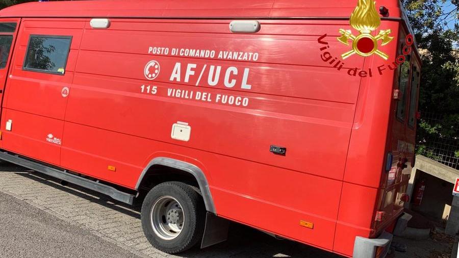 Un mezzo dei vigili del fuoco per le ricerche di persone scomparse