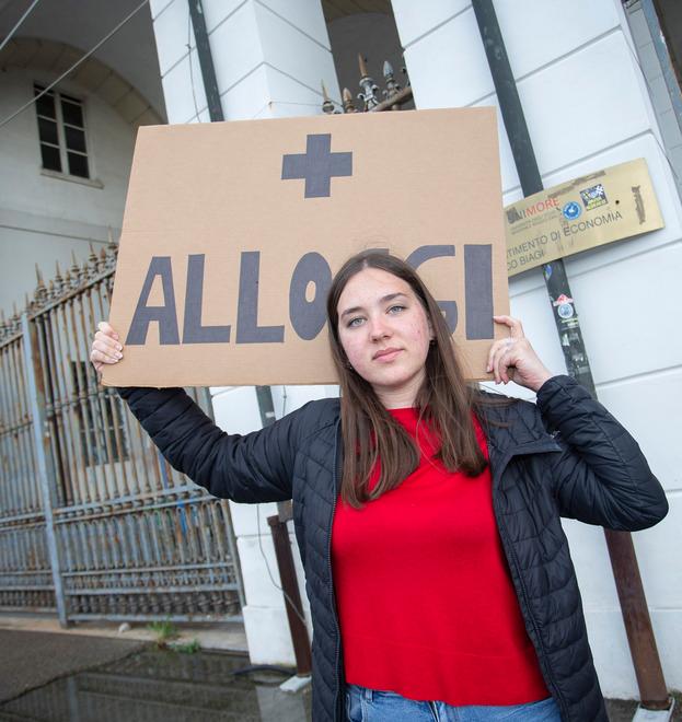 Truffe, affitti in nero e razzismo. Ecco le trappole per gli studenti fuorisede a Modena