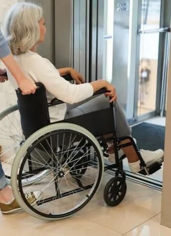 A caccia di fondi per le case popolari «Servono ascensori»