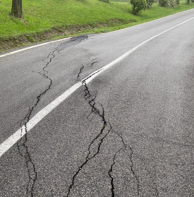 A Prignano chiusa la strada provinciale Pericolo frane in montagna e non solo
