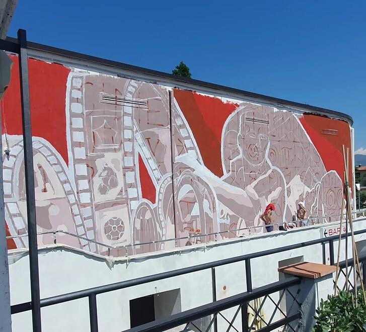 Pistoia, nel mega-murale la storia della Casa del popolo