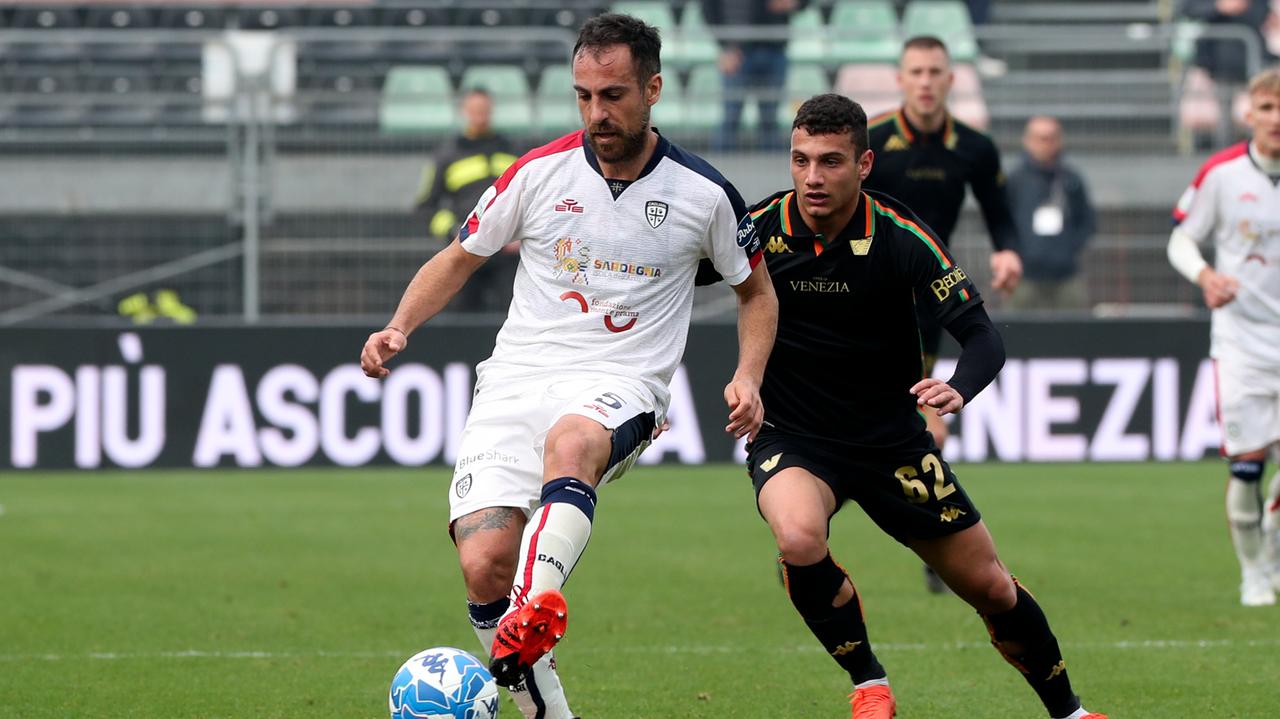 Mancosu in azione nell'ultima sfida fra Venezia e Cagliari: al Penzo finì 0-0
