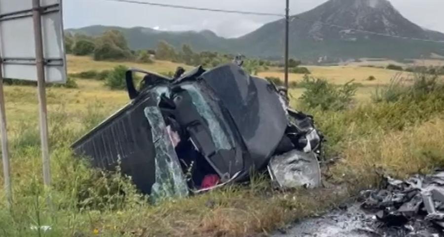 Auto contro furgone sulla Carbonia-Villamassargia, muore un 24enne