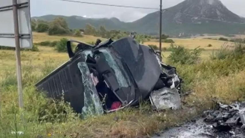 Auto contro furgone sulla Carbonia-Villamassargia, muore un 24enne