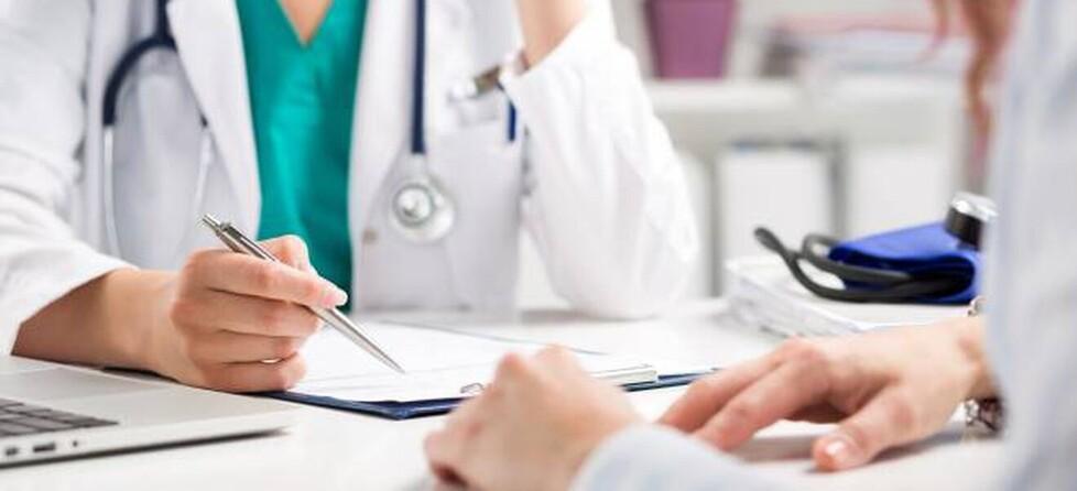 Medici di base a rischio scomparsa in Sardegna, entro il 2025 andranno in pensione in 380 