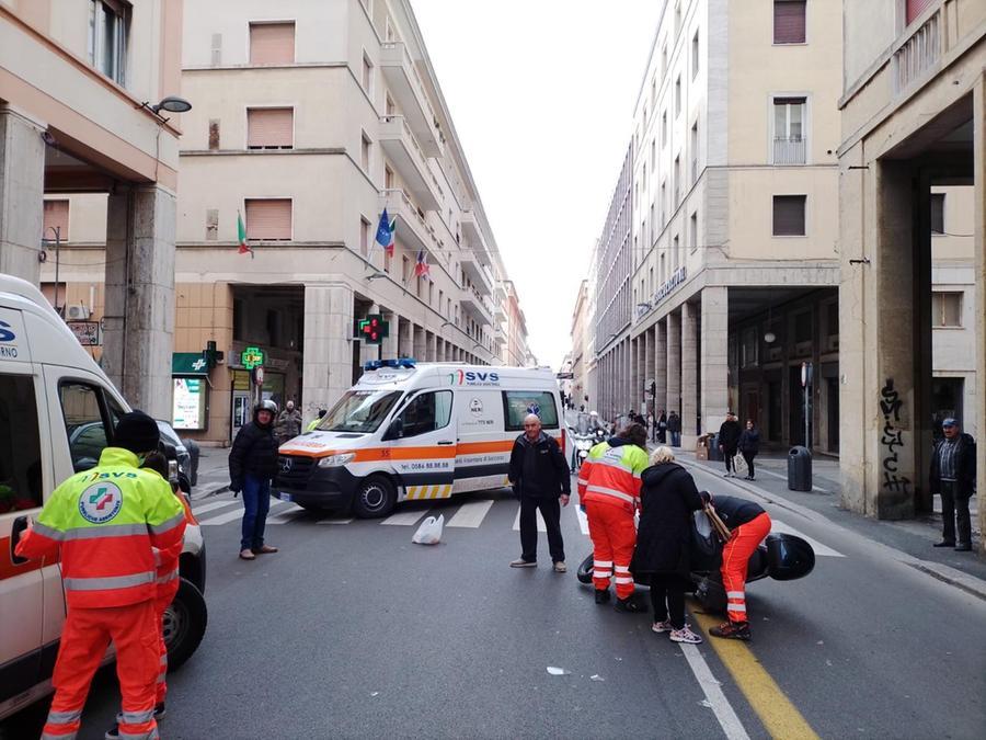 
	Volontari della Svs su un incidente in via Grande (foto d'archivio)

