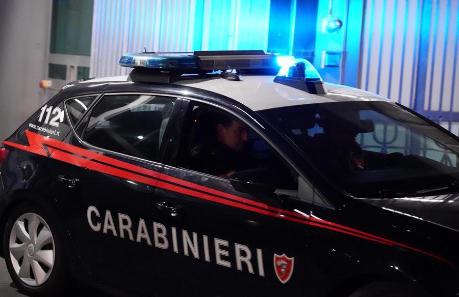 
	Una pattuglia dei carabinieri (foto d'archivio)

