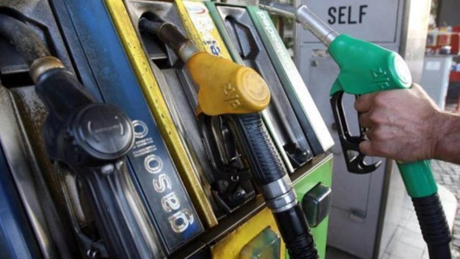 Vaiano, benzinaio travolto dall’auto di un cliente che scappa: è grave