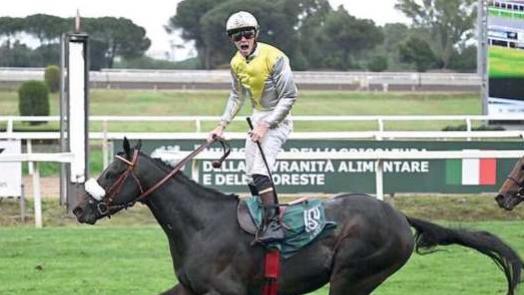 Il trionfo di Di Tocco a Roma in sella a Goldenas (foto Domenico Savio)