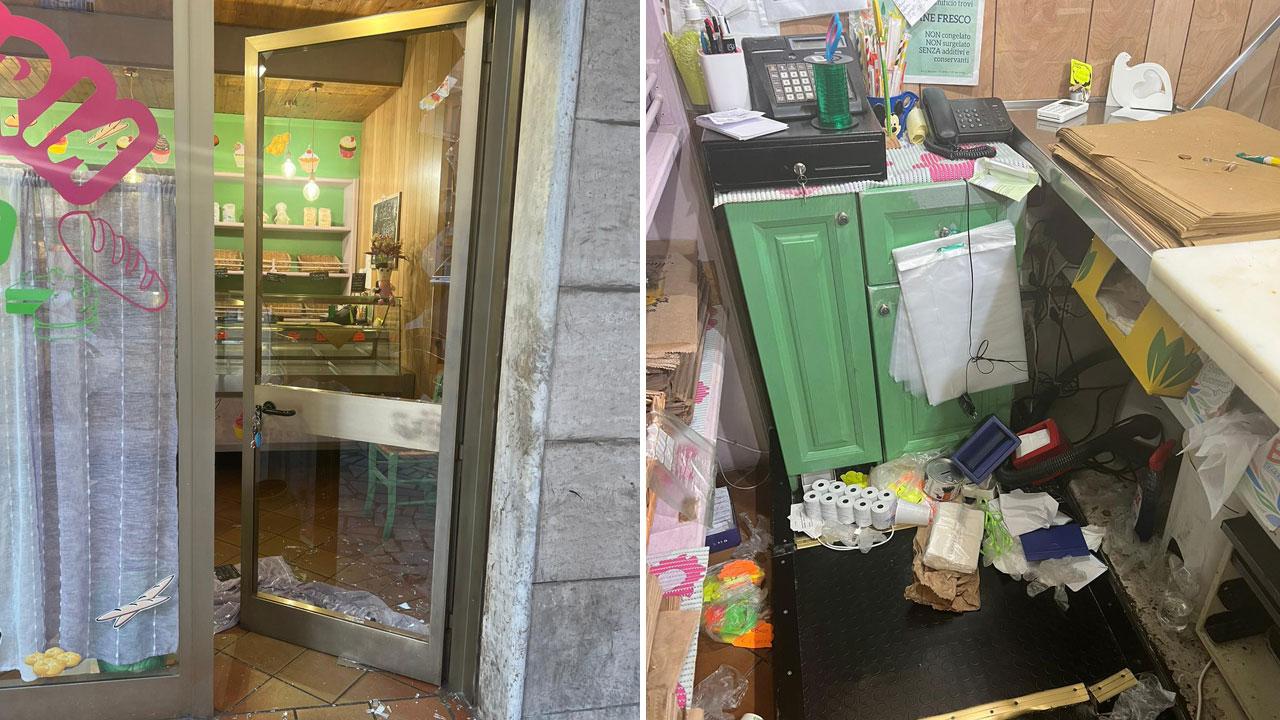 La porta a vetro andata in frantumi e il locale messo a soqquadro dai ladri