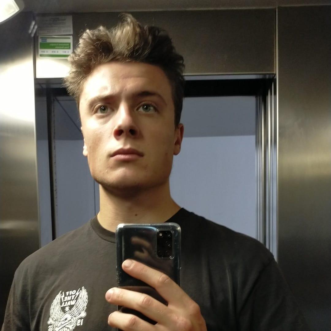 Ferrara. Cadde e morì all'ospedale Maggiore di Bologna. Nuovo esposto del padre 