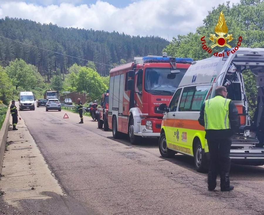 Cade con la moto sulla strada per Tascusì, grave un motociclista tedesco