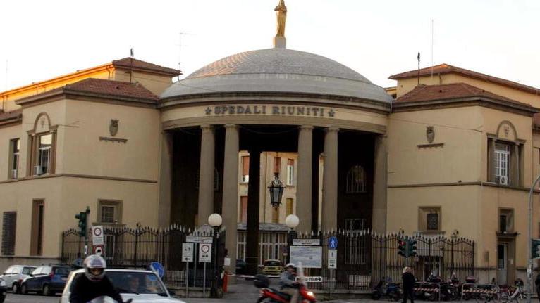 Livorno, la guardia notturna in Nefrologia la fanno infettivologi e internisti