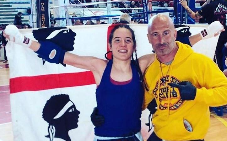 Angelo Tarantini maestro di Muay Thai con la campionessa Michela Demontis
