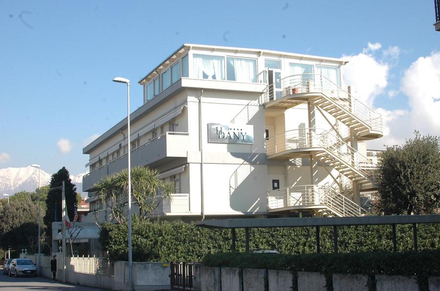 Hotel Dany di Massa all’asta, la solidarietà dei colleghi albergatori: «Struttura importante»