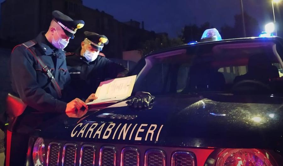Cagliari, ruba un tosaerbe da un campo agricolo: arrestato