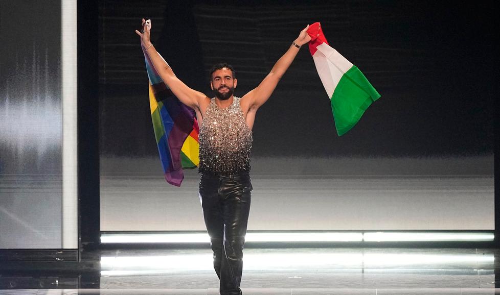 Mengoni e il suo ultimo lavoro: «Migrazioni e uguaglianza, un disco che mi fa riflettere» 