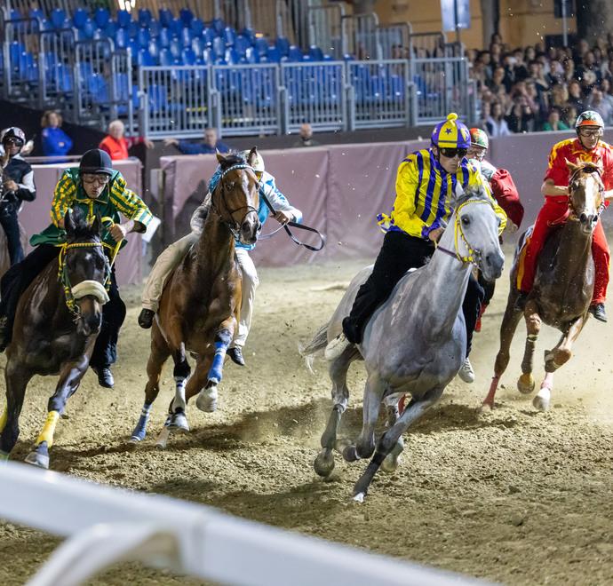 Palio di Ferrara, le prove in notturna