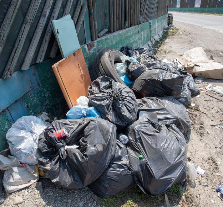 A Modena Nord è allarme discariche abusive «Non spetta a noi pulire: servono fototrappole»