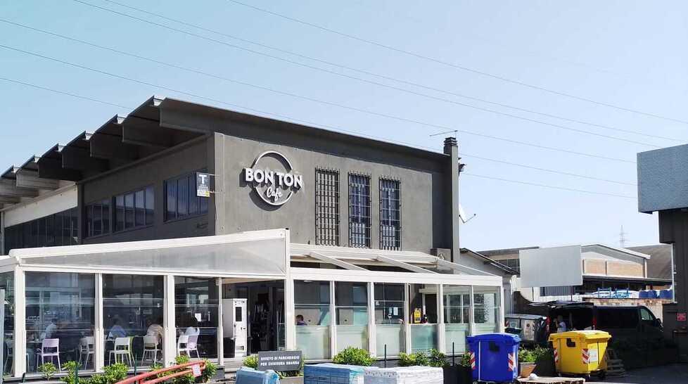 Livorno, anche lo storico Bon Ton ora parla cinese: «In città abbiamo quasi 50 bar»