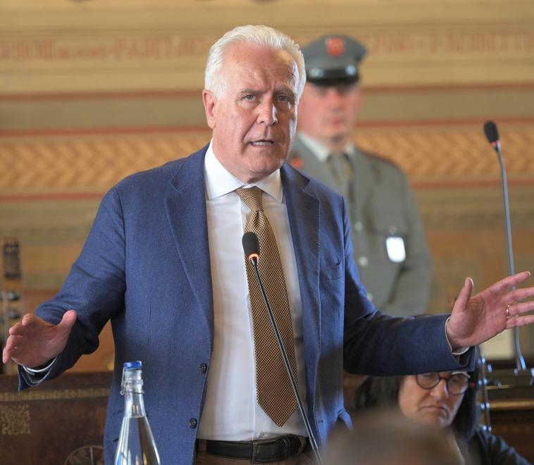 Maggio Musicale, Giani bacchetta “Ninni” Cutaia: «Deve parlare poco e fare molto»