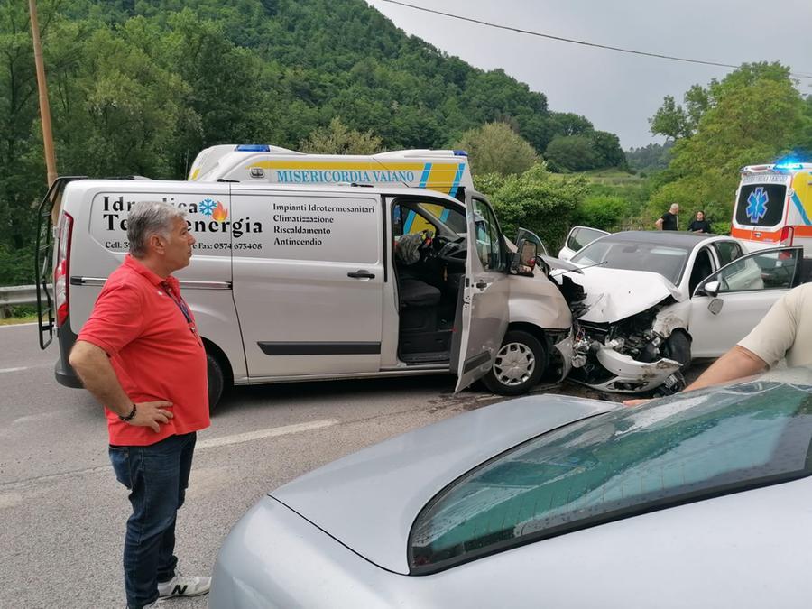 Sei feriti nella carambola tra auto sulla regionale 325