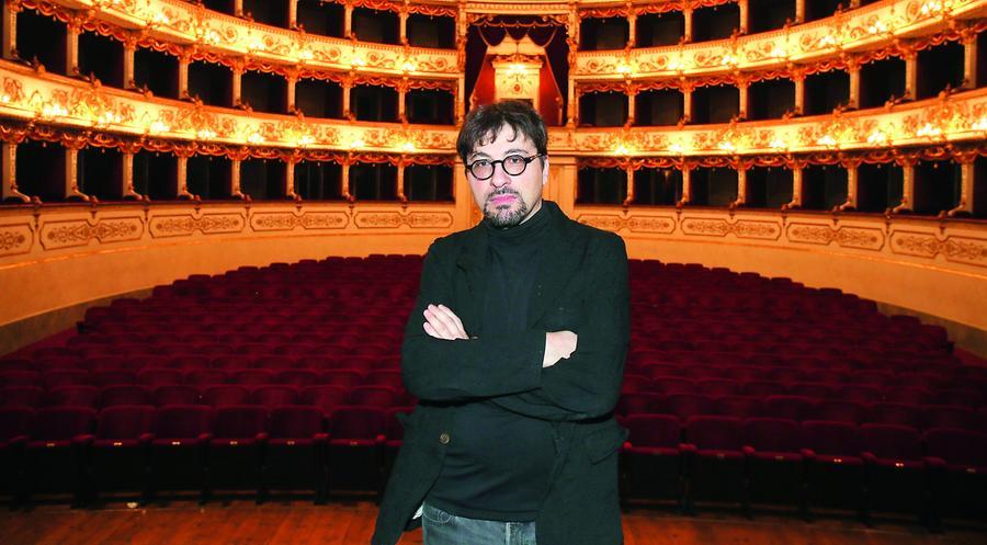Il compositore pisano mette Eco in musica: «Con “Il nome della rosa” il mio debutto alla Scala»