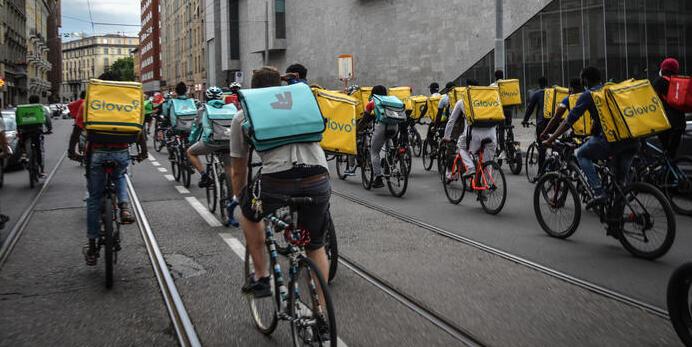 Rider al lavoro Just Eat ne vuole assumere 25 a Prato