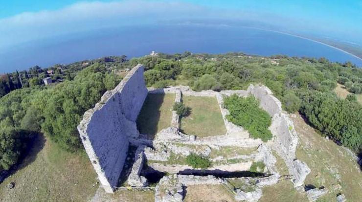 
	L&rsquo;area archeologica di Cosa ospiter&agrave; il primo appuntamen- to dei &ldquo;Luoghi del tempo"

