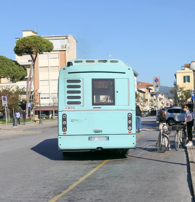 Piazza D’Azeglio, terminal bus