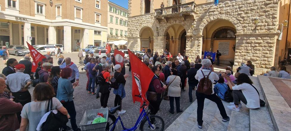 La protesta in piazza (foto BF)