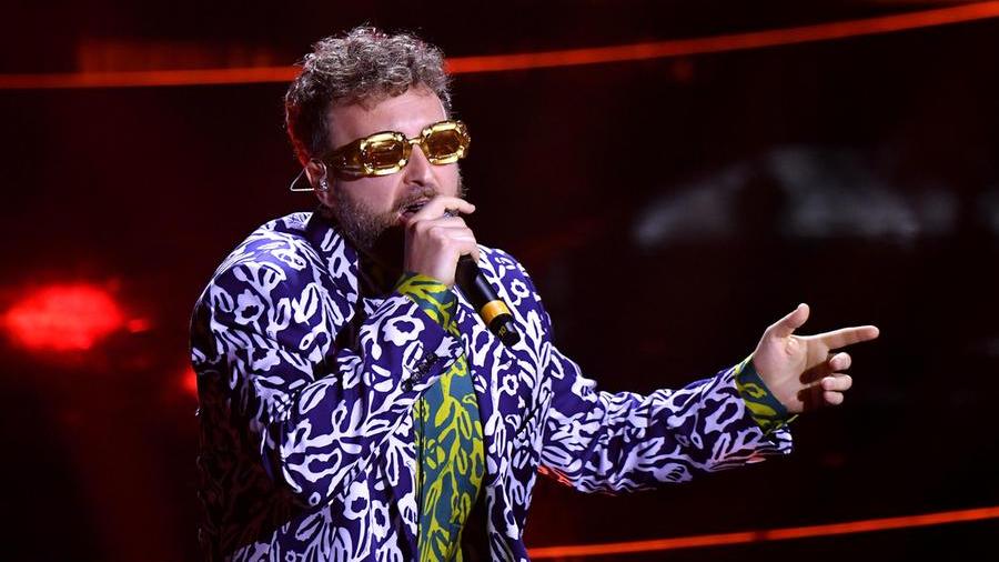 Italian singer Dargen D'Amico performs on stage at the Ariston theatre during the 72nd Sanremo Italian Song Festival, in Sanremo, Italy, 03 February 2022. The music festival runs from 01 to 05 February 2022.   ANSA/ETTORE FERRARI 