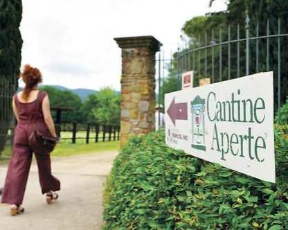 Cantine aperte, calici in alto: la degustazione in tutta la Toscana