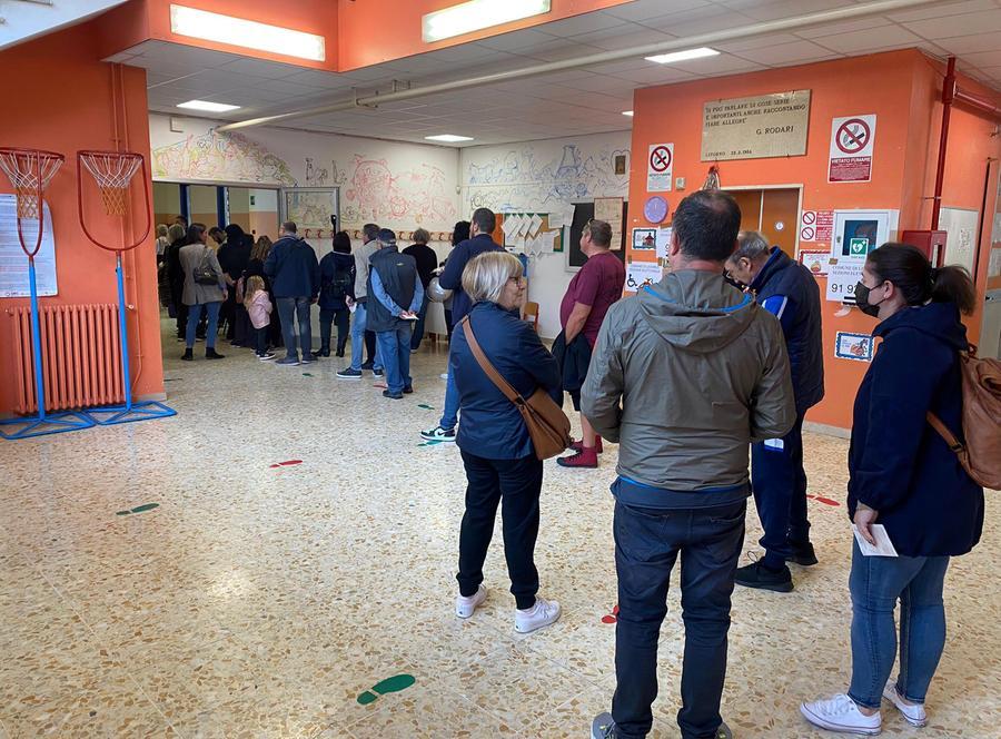 
	Una fila ai seggi (foto d'archivio)

