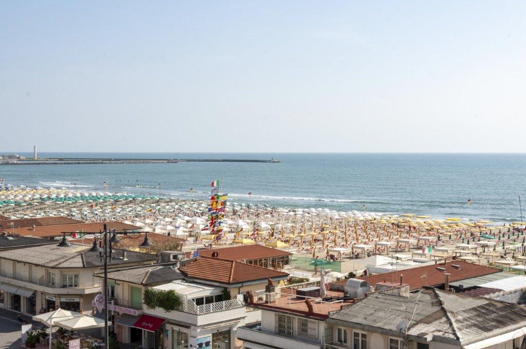 Spiagge all’asta: nel mirino del Demanio beni per mezzo miliardo di euro solo in Versilia