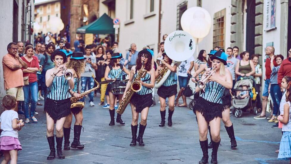 Un momento di un’edizione del passato della Notte Nera a San Miniato