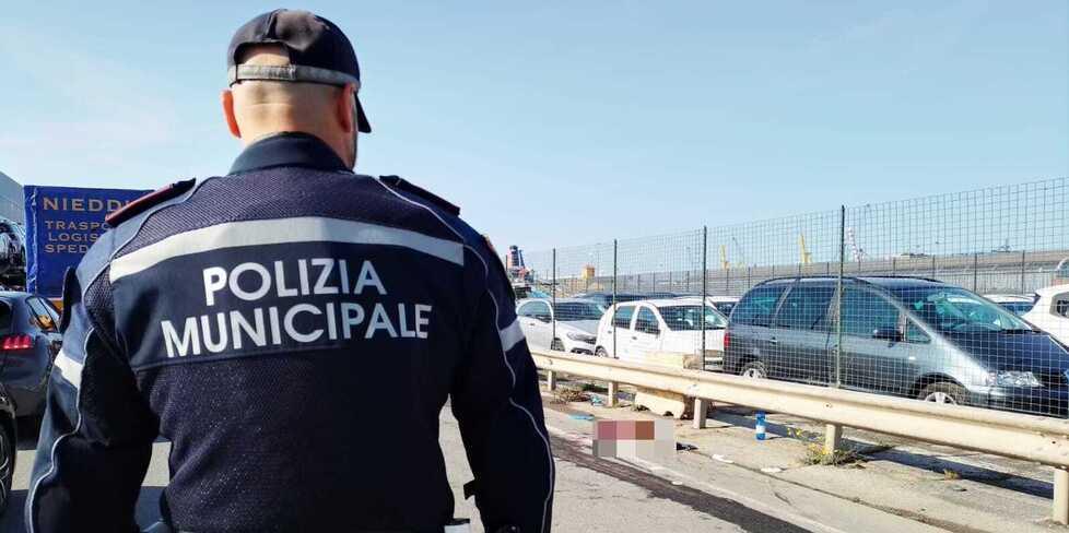 Livorno, con la gamba sotto la ruota del tir: gravissimo dopo l’investimento 