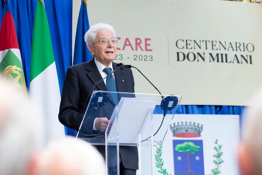 Cento anni di don Milani, Mattarella rende omaggio a Barbiana: «Un maestro» – Video
