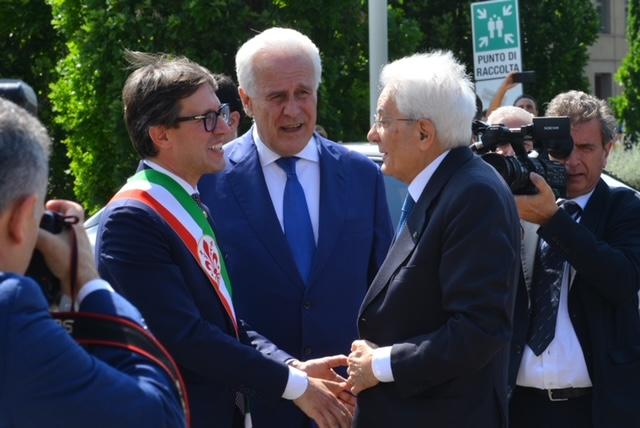Strage dei Georgofili: il presidente Mattarella alla cerimonia al palazzo di giustizia di Firenze salutato con un lungo applauso