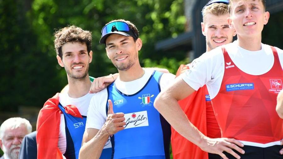 Stefano Oppo è il primo a sinistra, foto <em>www.canottaggio.org</em>