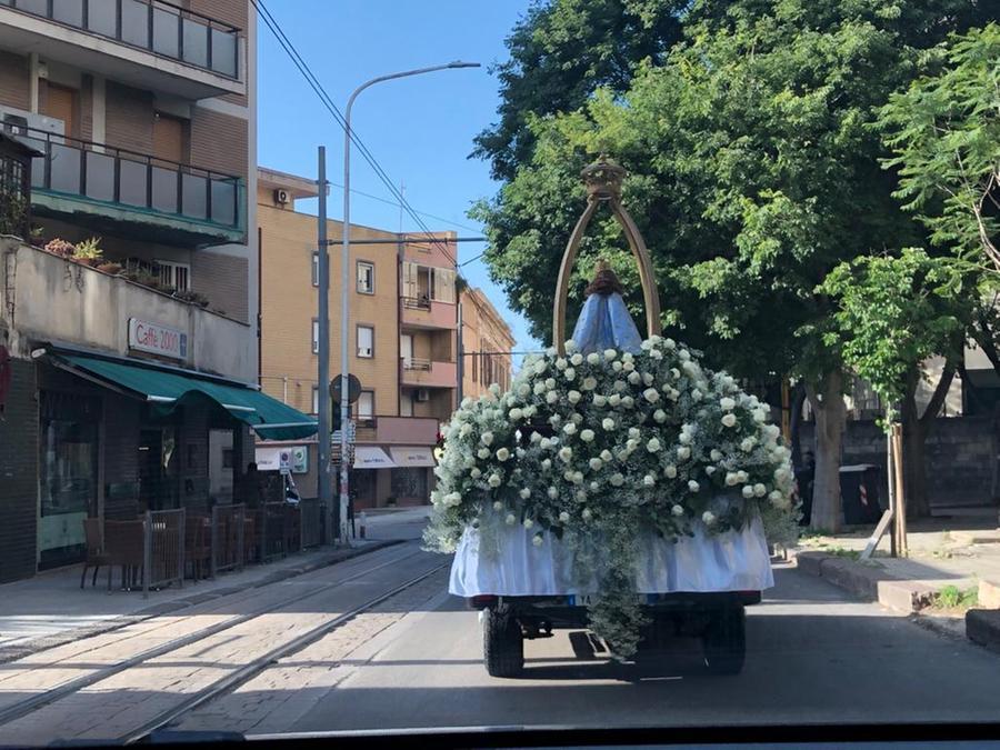 
	Il simulacro della Madonna delle Grazie accompagnato in Cattedrale dalla Polizia locale


